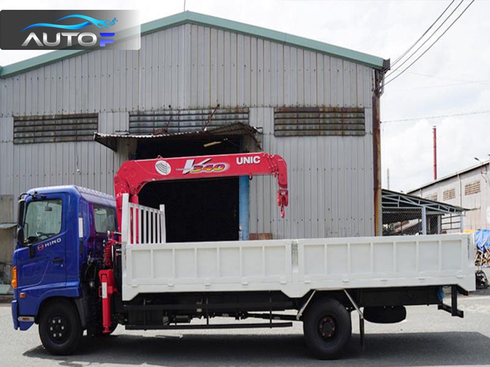 Giá xe tải gắn cẩu Hino 3.5 tấn mới nhất tại AutoF